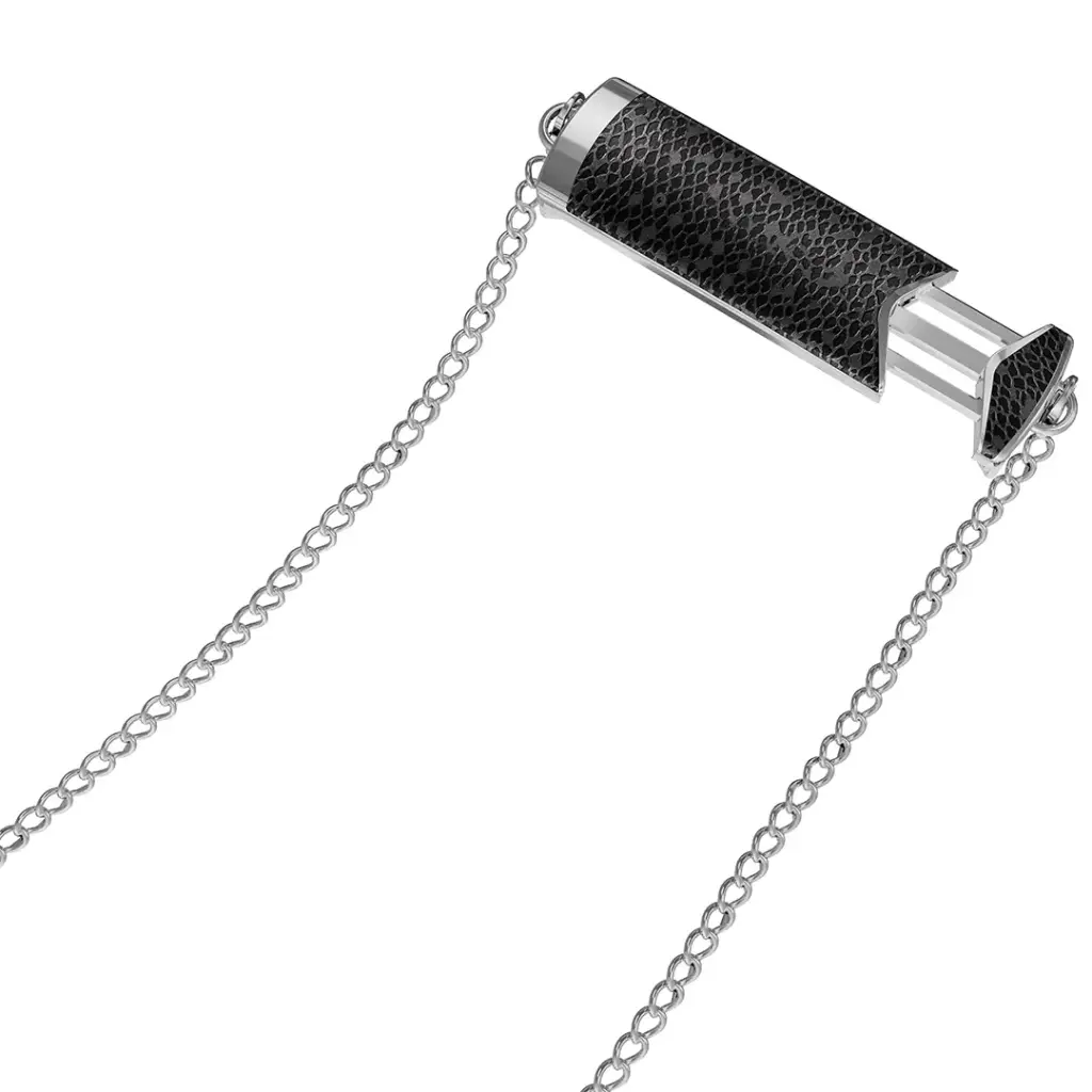 Levelo Lana Crossbody Chain Back Clip Phone Holder5.webp